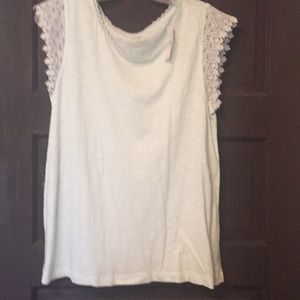 Women’s short sleeve shirt